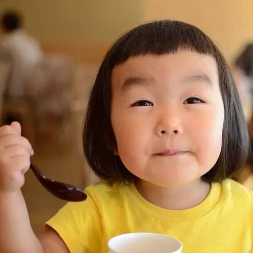 日本四岁小女孩凭借丑萌火遍全世界你就是我想要的傻丫头