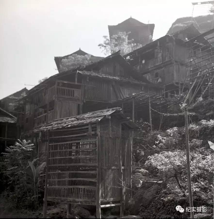 蒋建雄:融水苗族民居吊脚楼