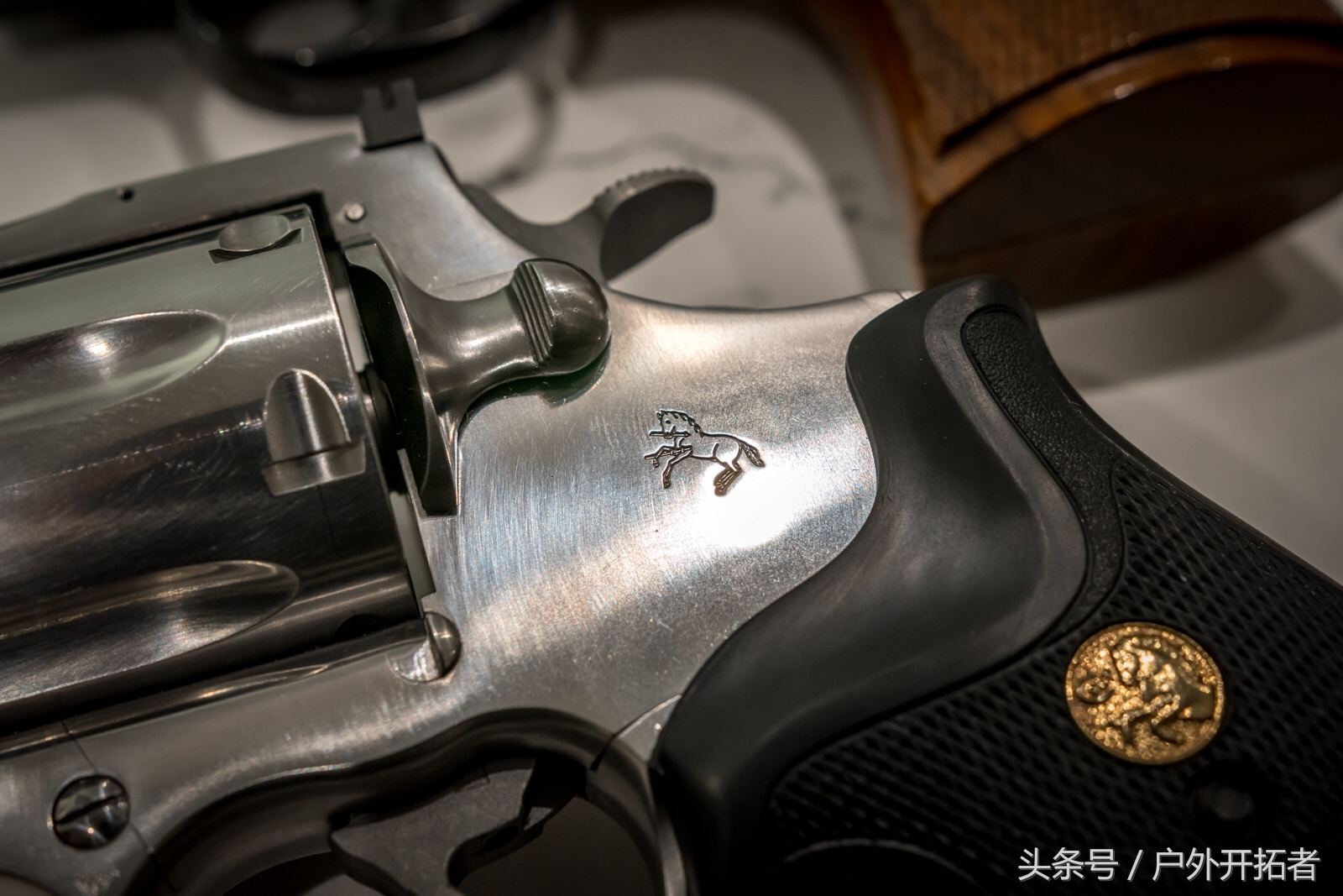 世界上最好的左轮之一,蟒蛇python转轮手枪,柯尔特公司1955年正式