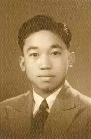 1941年在耀华学校读书的梁思礼2016年4月14日,父亲梁思礼永远地离开了