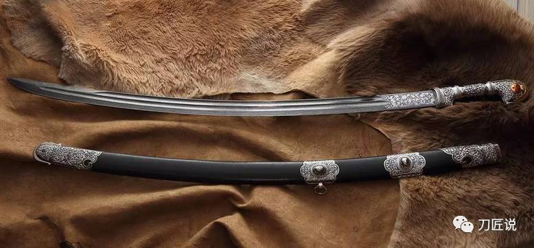 刀头双刃被称之为鹰之利爪的军刀极品:恰西克的骑兵战刀