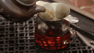 煮一壶茶,品味亘古中国红