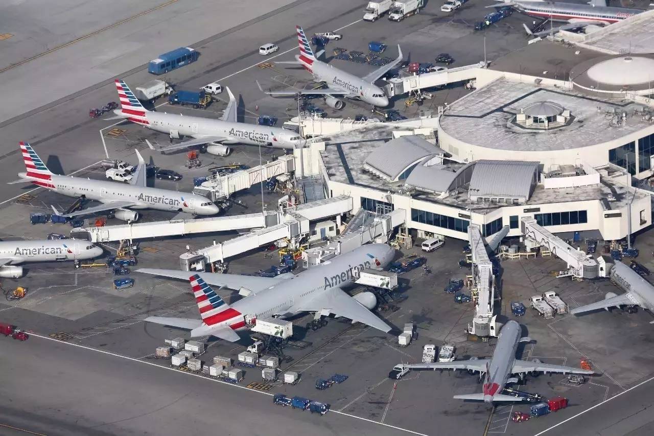 洛杉矶机场美国航空图片