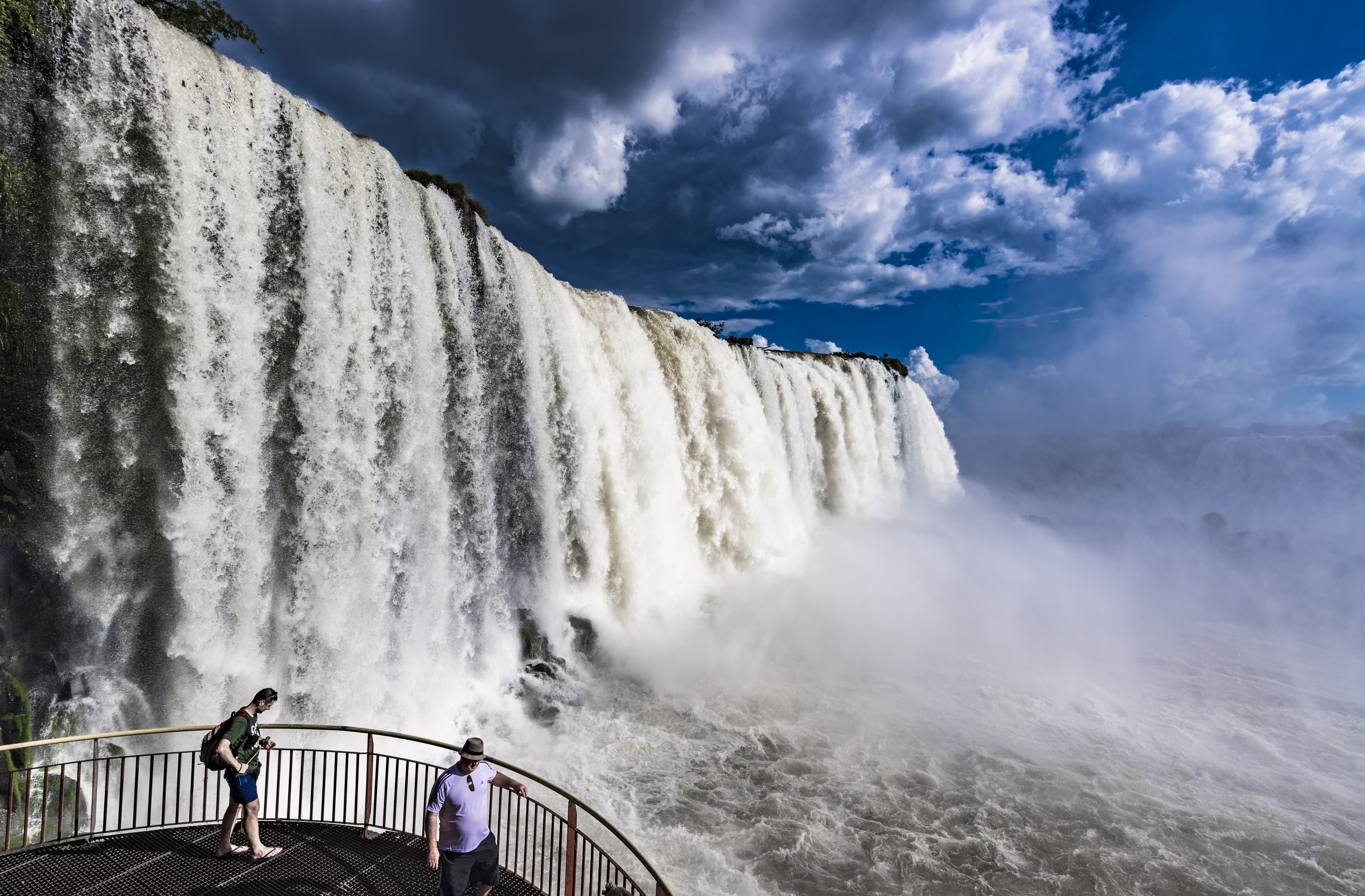 世界上最大的瀑布图片