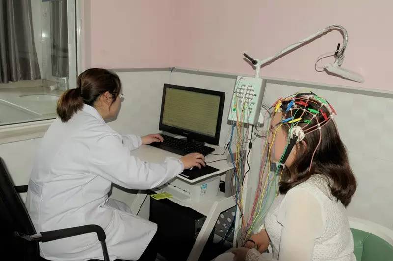 康达医院购置最新多功能脑电图设备服务患者
