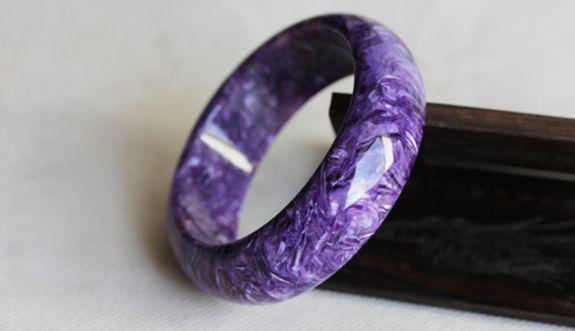 紫龙晶值得收藏吗？它和紫水晶是同一样东西吗？