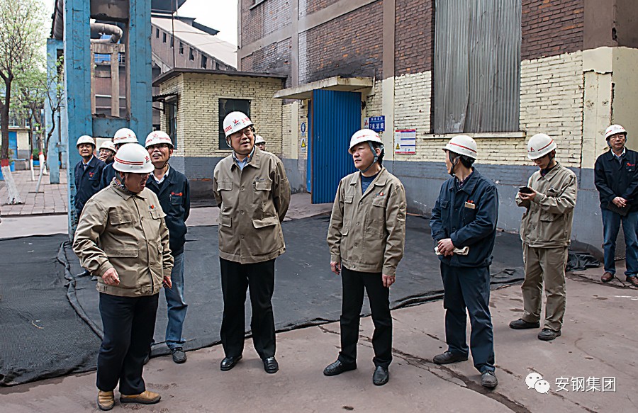 4月11日,集团公司总经理刘润生带领相关单位和部门的负责人到永通公司