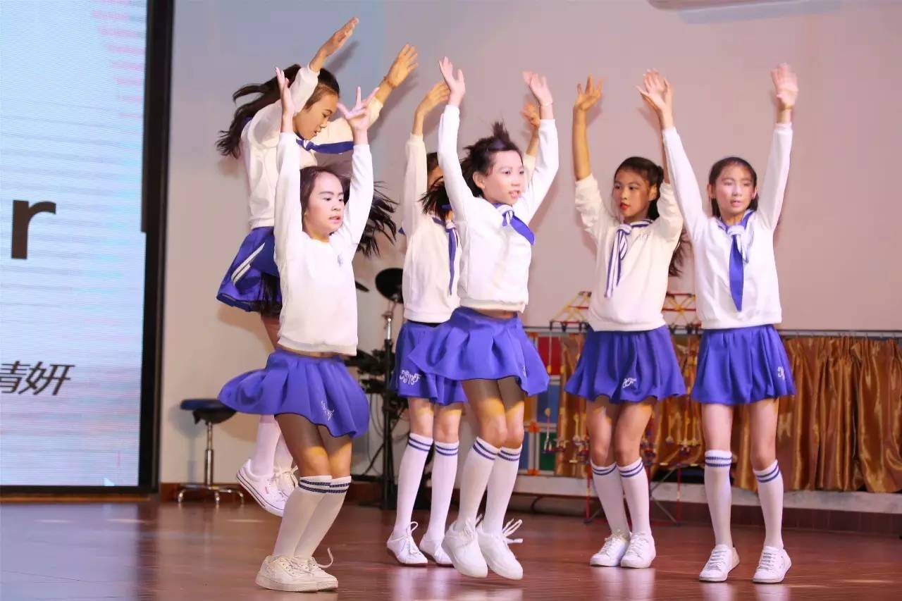 五年级女生舞蹈图片