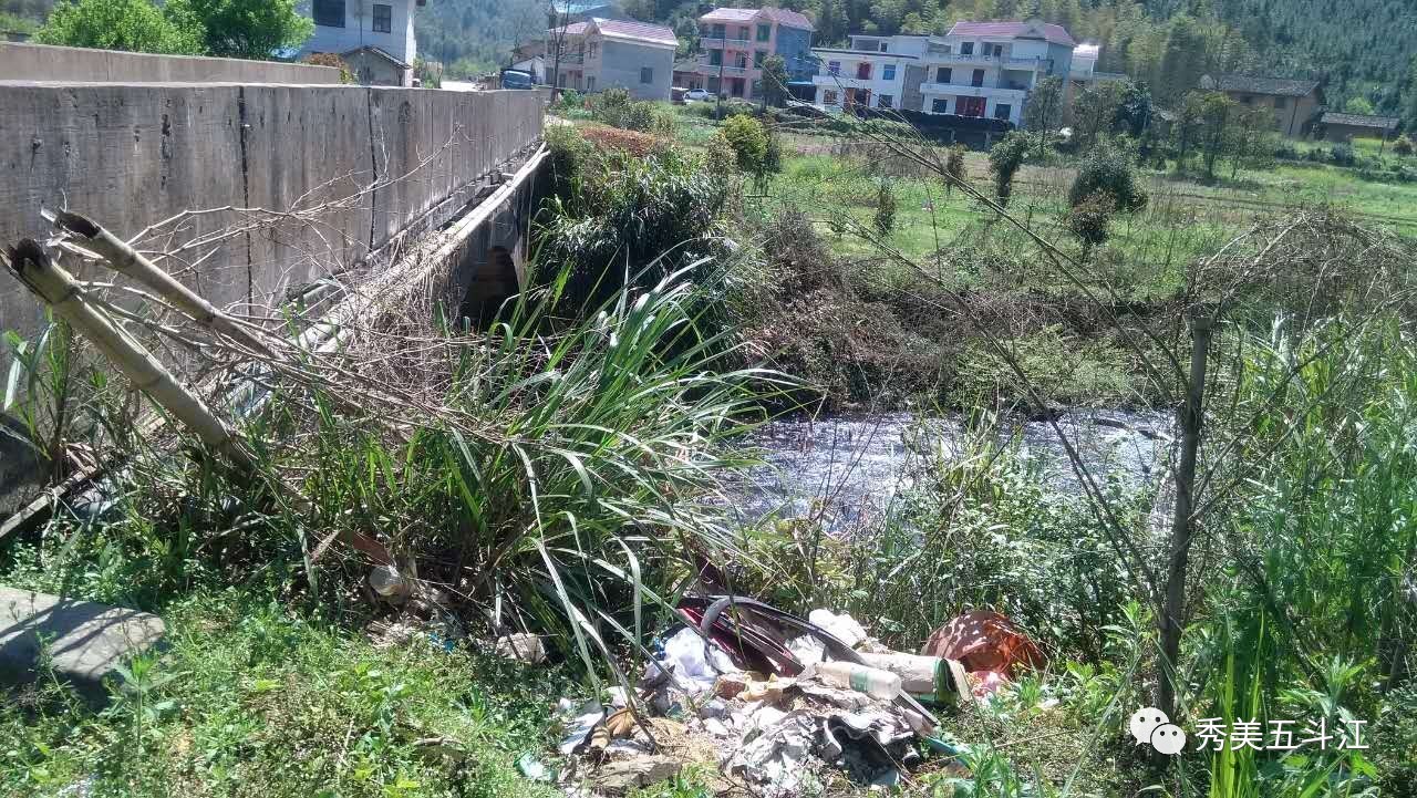 车坳村牛湖坳路边 车坳村江口桥边