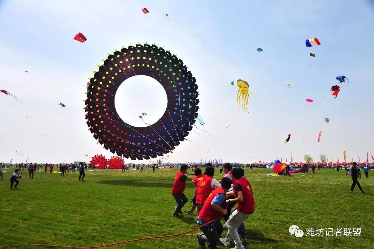 第34届潍坊国际风筝会今天开幕!万人齐放飞!