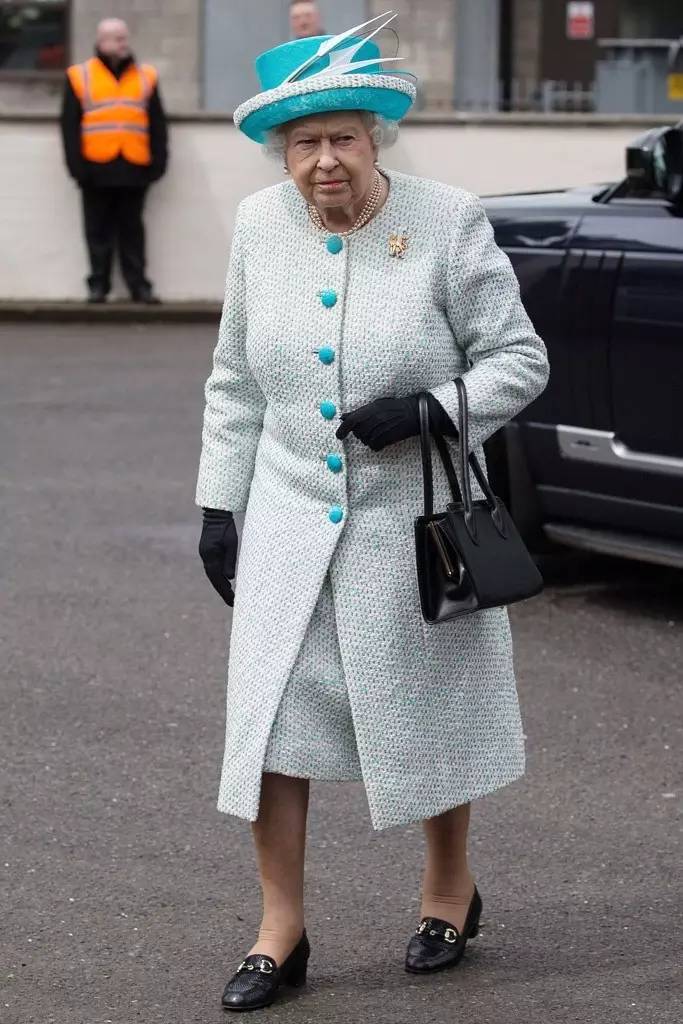 英国女王鞋图片