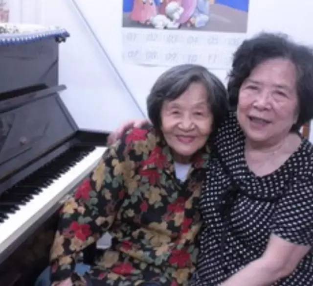 4月18号中国第一代钢琴家巫漪丽回龙川县谒祖!