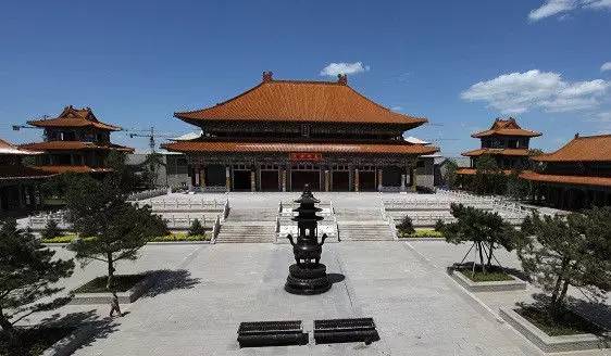 長春萬壽寺是為乾隆皇帝祈壽的寺院,萬壽寺始建於清朝嘉慶二年(1797年