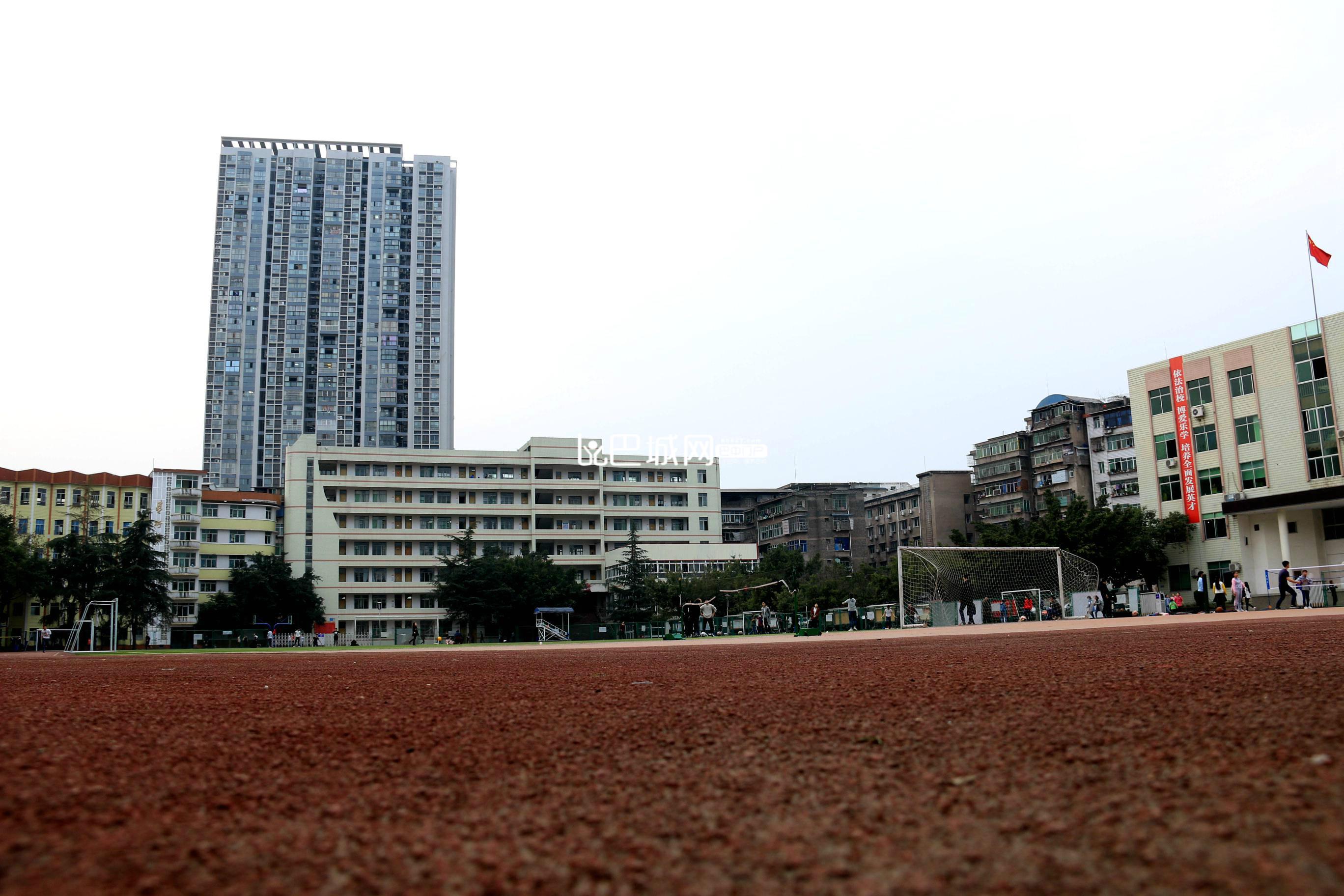 四川省巴中市高级中学图片