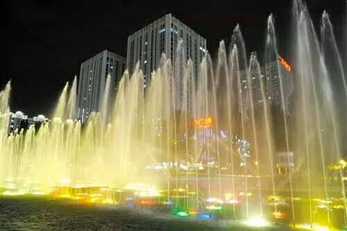 天津银河广场喷泉图片