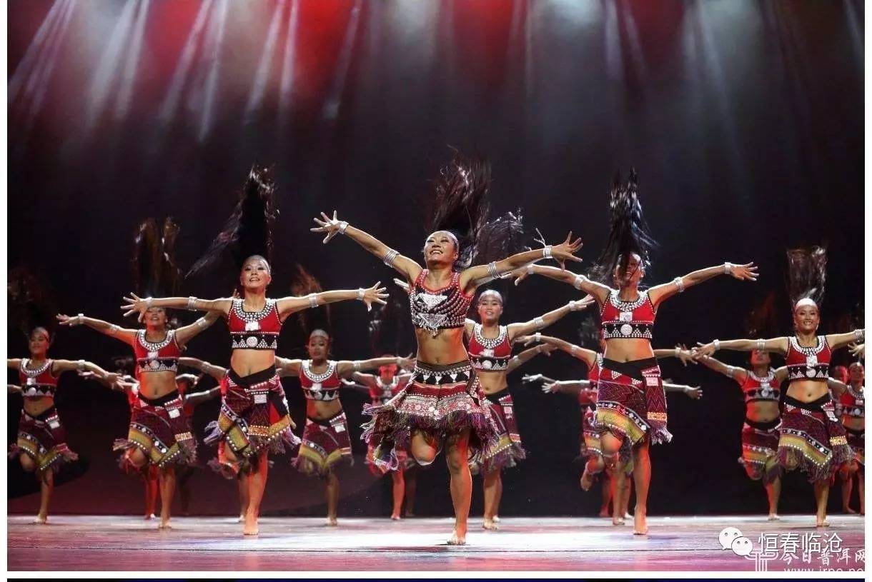 古朴的佤族民风民俗,多姿多彩的佤族歌舞将要举办的云南航空旅游市场