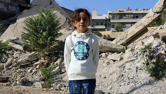 叙利亚难民营的少女图片