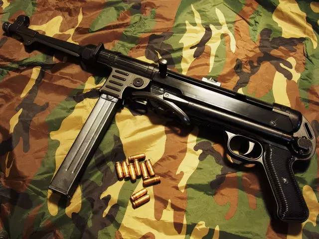 德国冲锋枪mp42图片