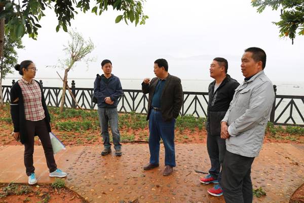 4月18日,市人居办到雨过铺镇检查指导永宁村"一水两污"示范点申报