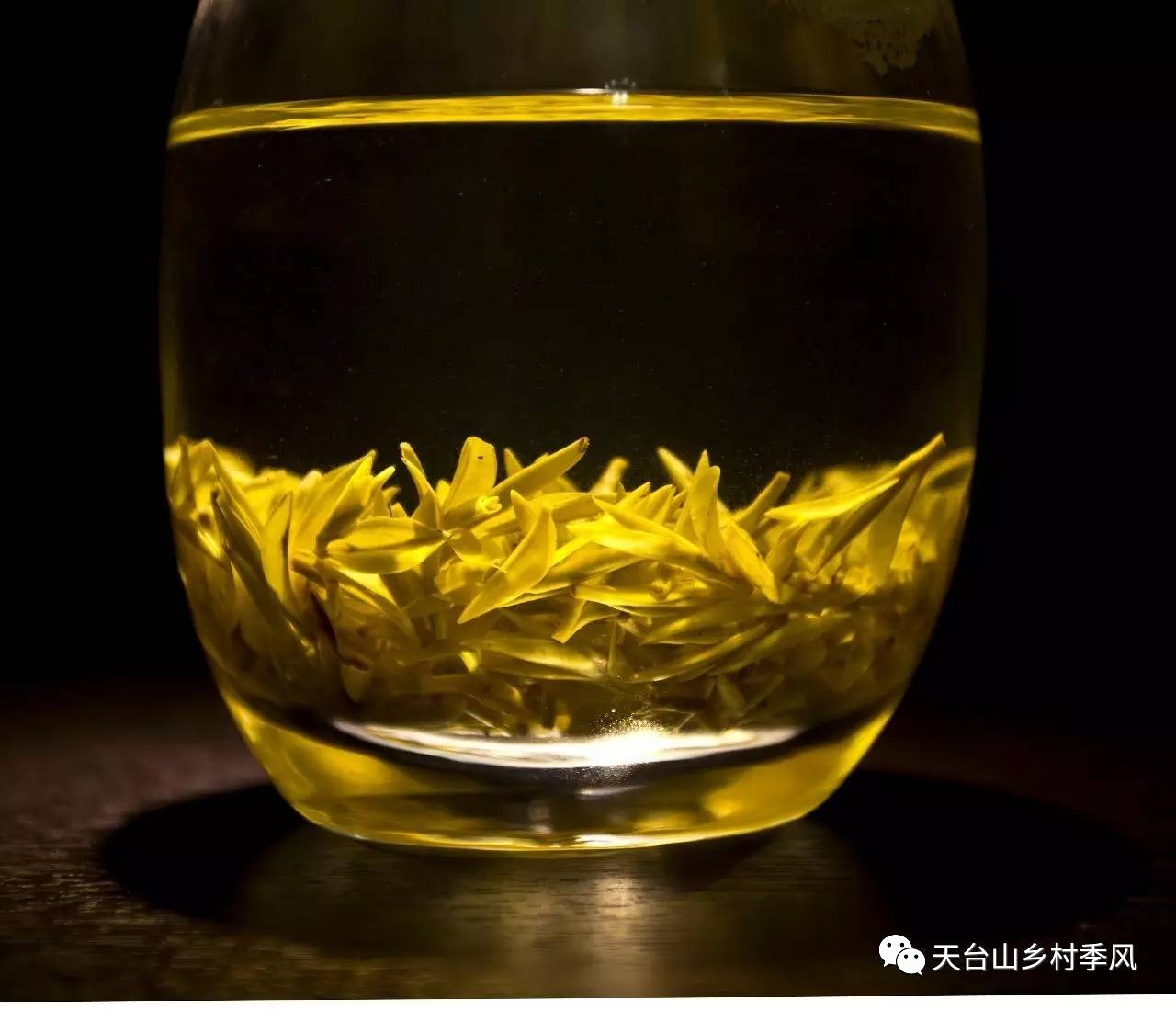 泰国茶叶日落黄图片
