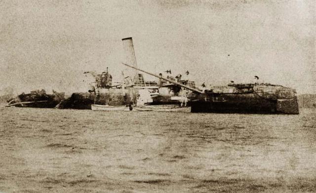 广乙号在丰岛海战后的残骸广乙号在丰岛海战后的残骸甲板已被焚毁