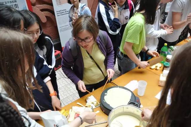 焦点时事春风有幸伴我青春法国友好学校蒙达尔纪市森林中学师生来访