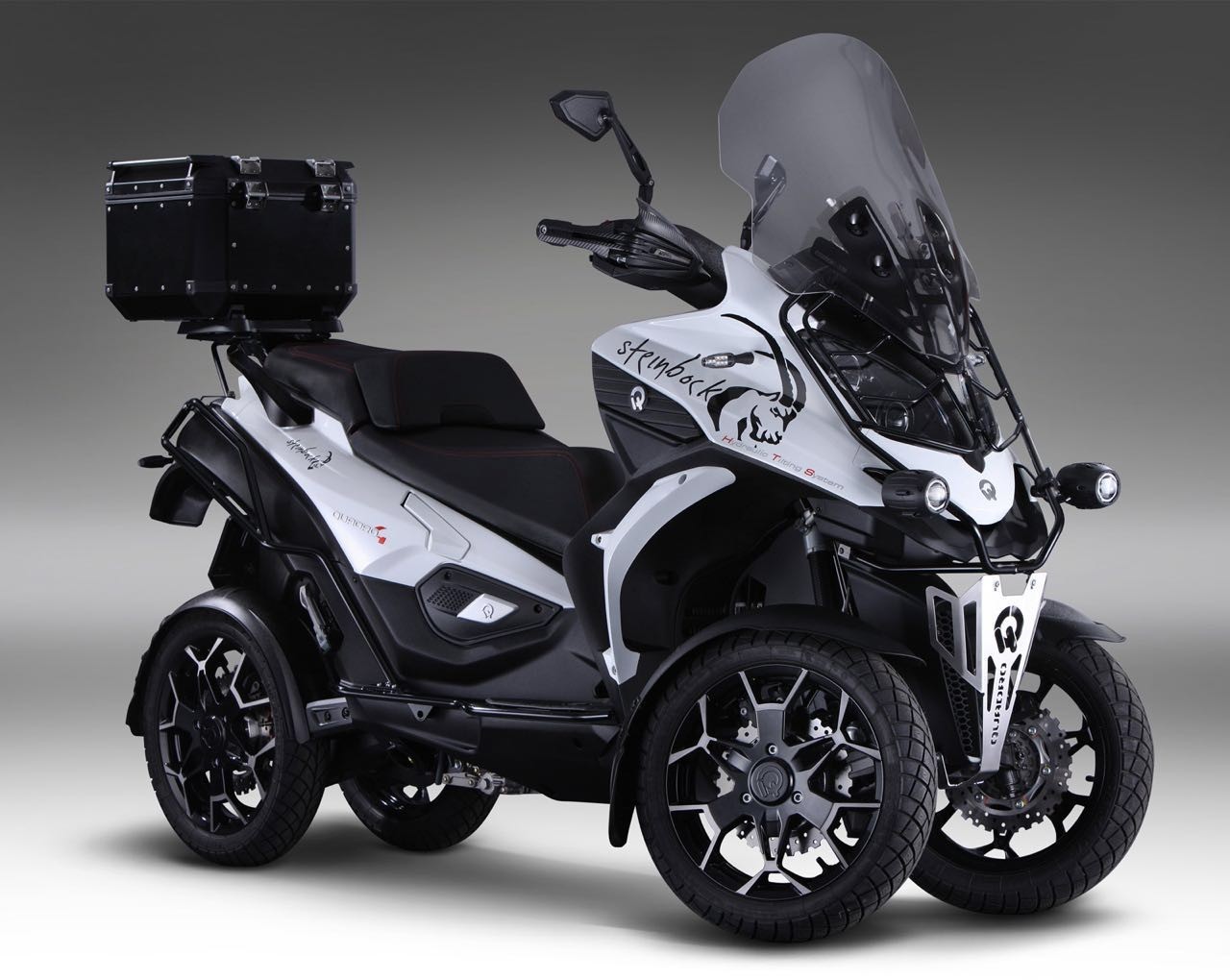 四轮踏板adv quadro4欧洲上市,售价仅为82万人民币