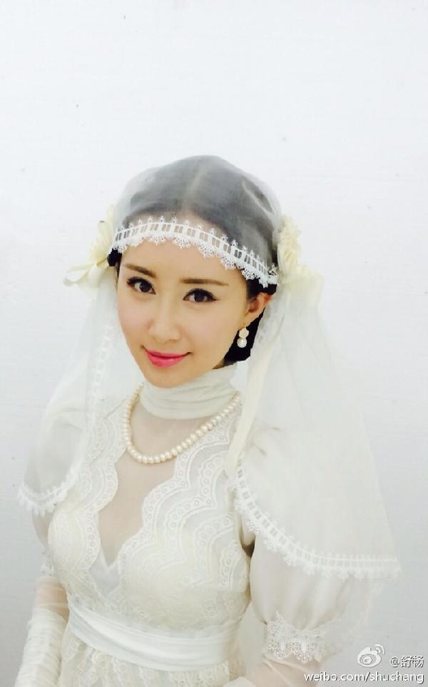 终于穿上婚纱的舒畅等太久了她是最美的的新娘