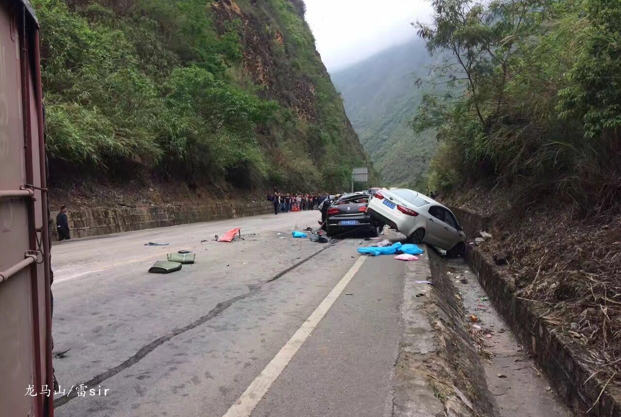 红河423车祸事故5人死亡其中一名是孕妇