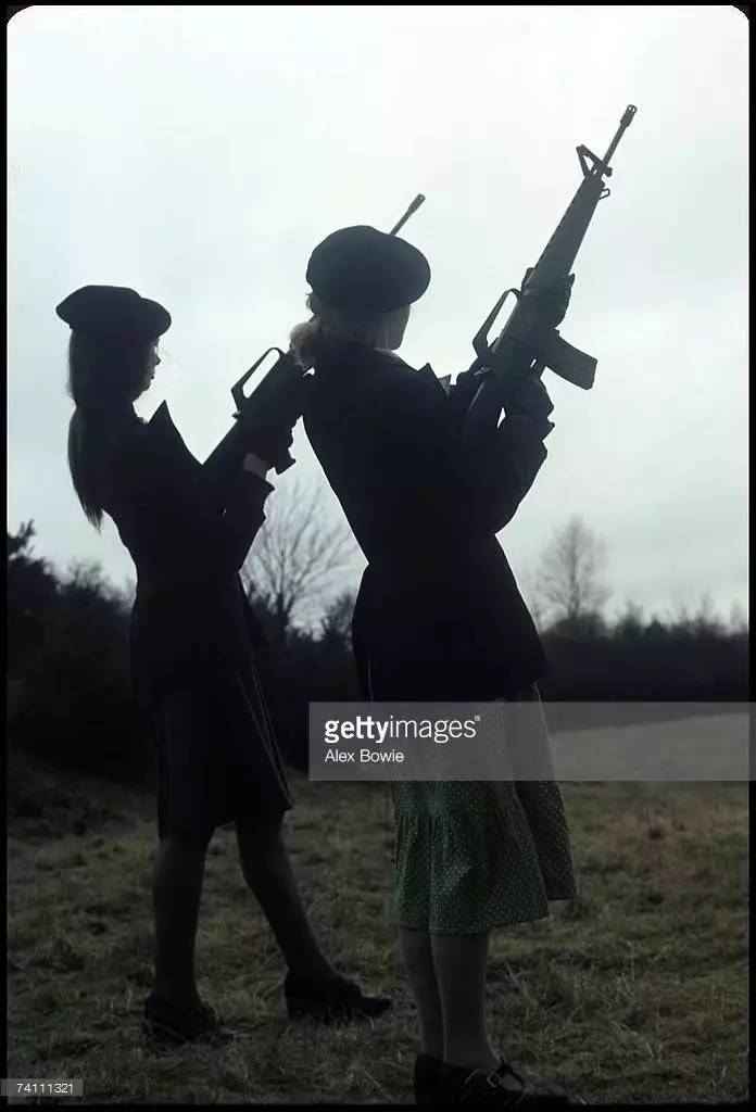 爱尔兰女兵图片