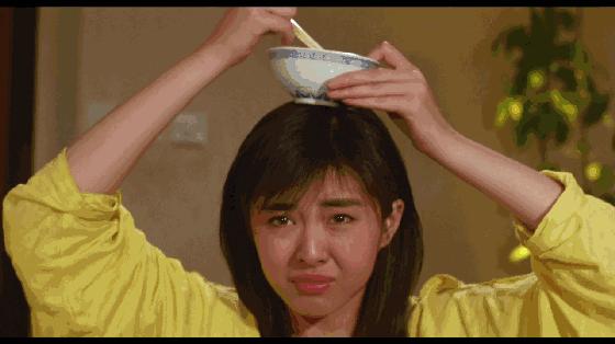 1986年上映女神王祖贤最惨的一次背上遭纹身