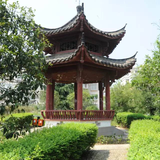 例如風景美如畫的陋室公園,還有歷陽公園,桃花塢公園,和諧廣場等.