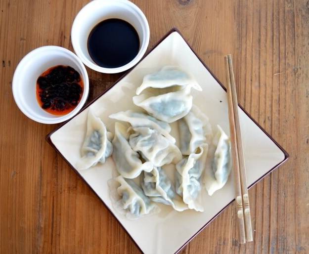 其它 正文 不用煎不用煮 速冻饺子1秒变煎饺 吃腻了水煮饺子,不妨