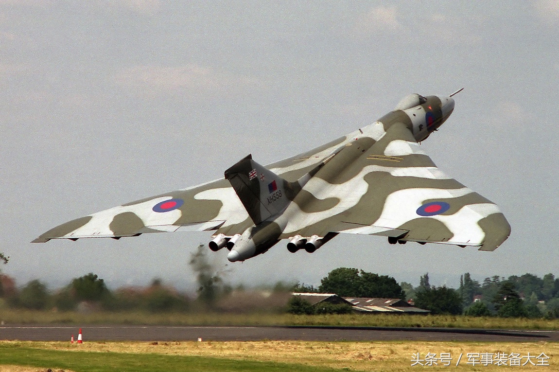 是英国皇家空军在1956年至1984年间使用的喷气式三角翼战略轰炸机