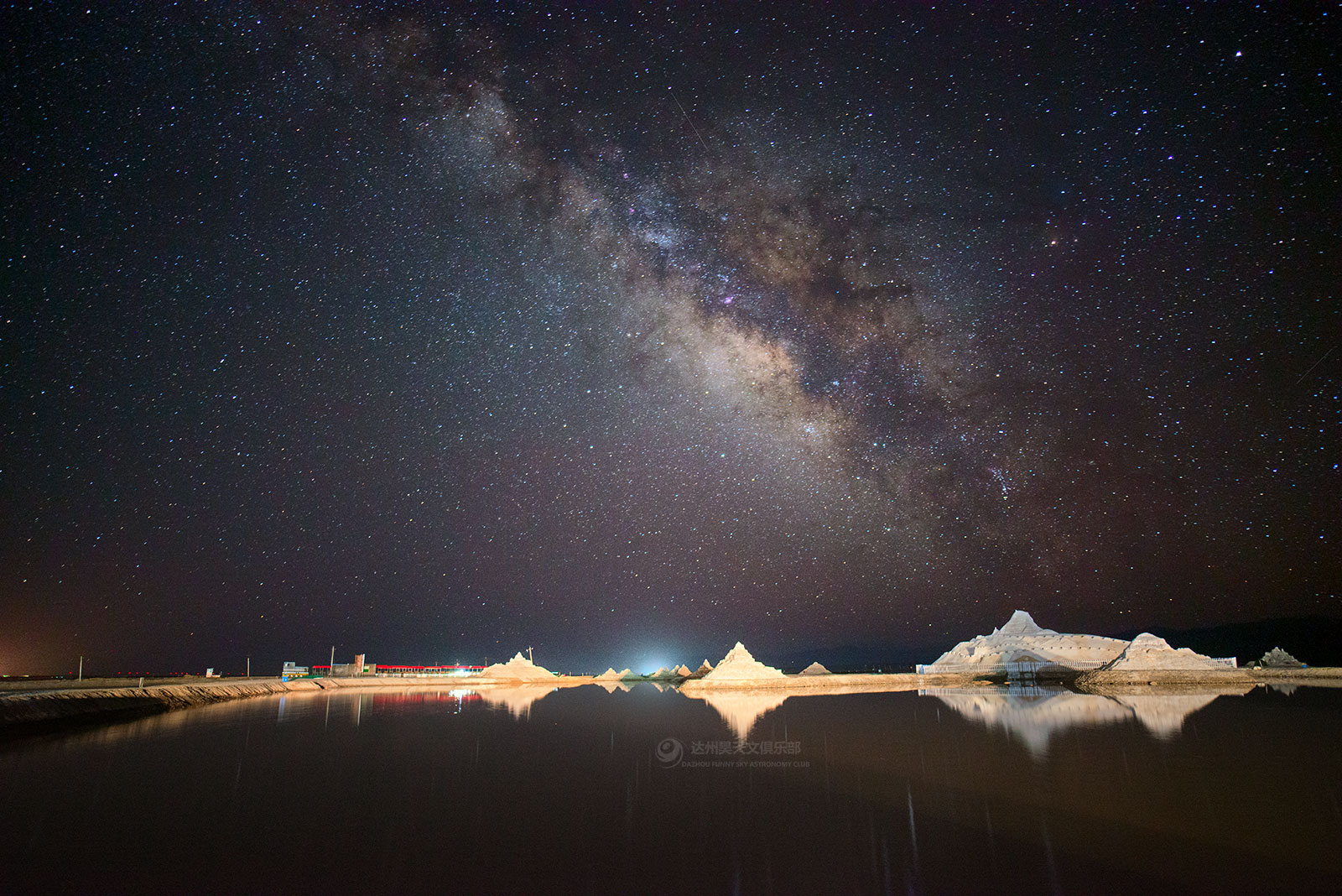 中国的茶卡盐湖,丝毫不输玻利维亚的乌尤尼盐湖,这美丽的天空之境你