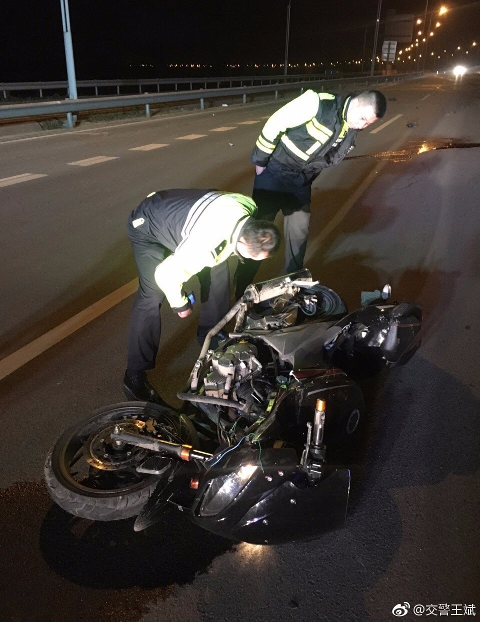 突發!石家莊深夜小夥駕駛摩托車賽車,發生車禍死了