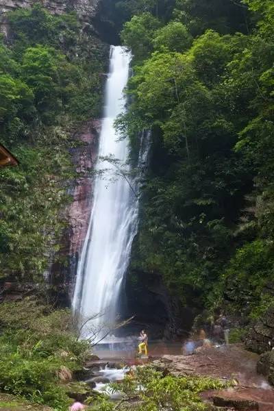 優秀旅遊城市,擁有江南四大名樓之一的真武閣,四大名關之一的鬼門關