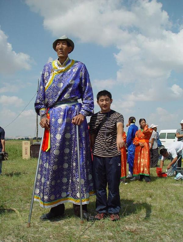 中国最高的人最矮图片