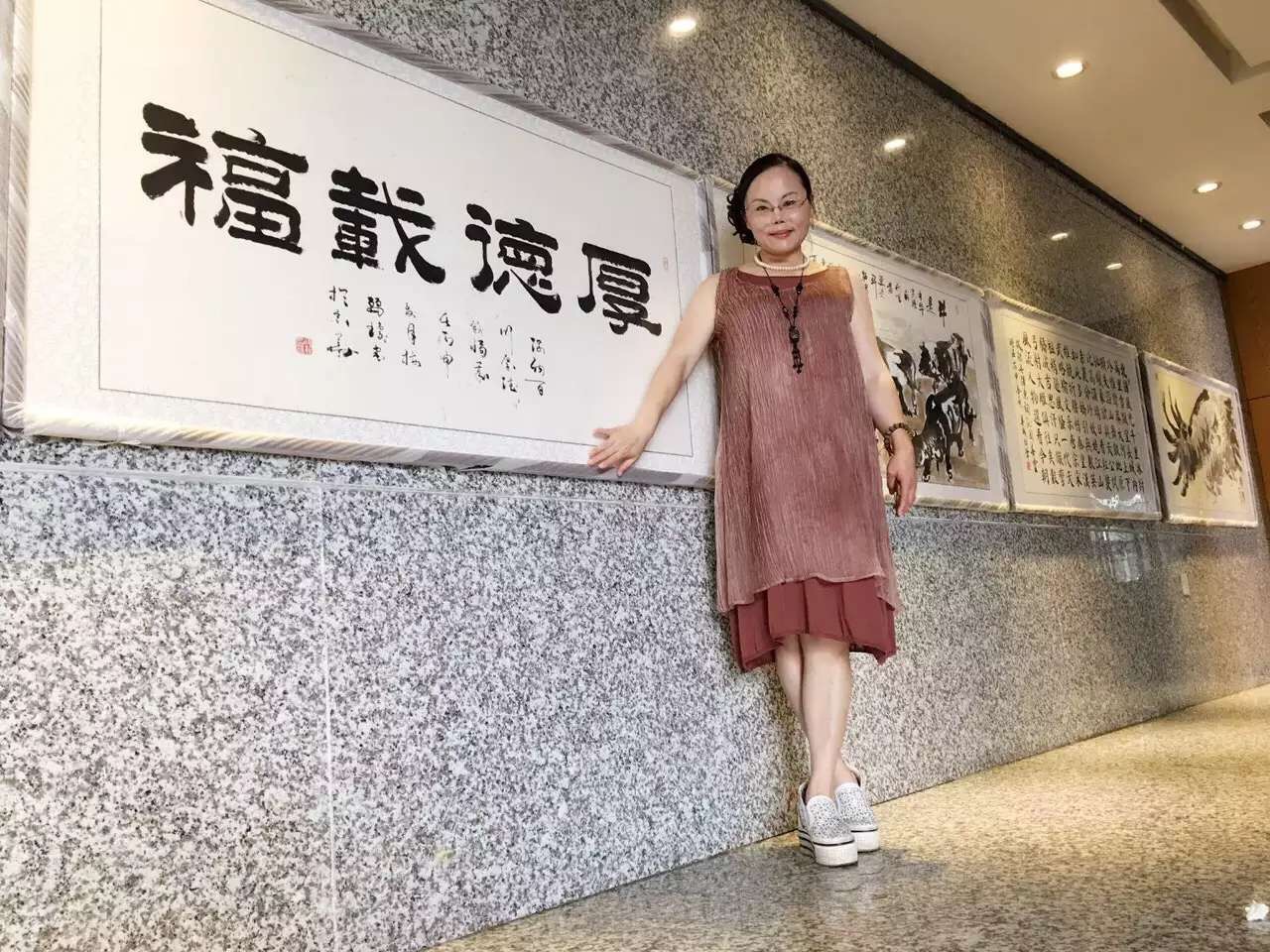 江南翰墨女王梅丽琼