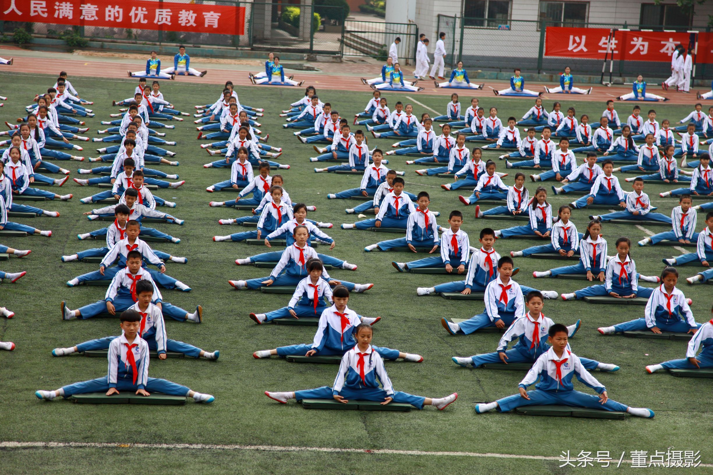 济南最牛课间操大比拼幸亏我早就小学毕业了这难度帅