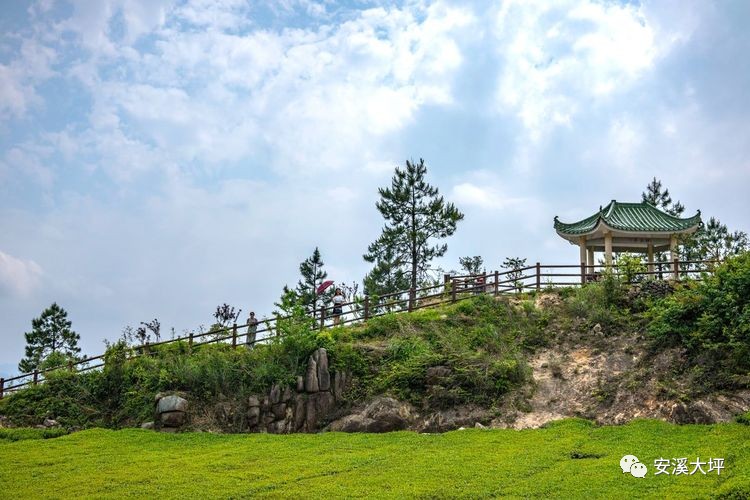 大坪旅遊的結合體美麗的七彩池同安軍營