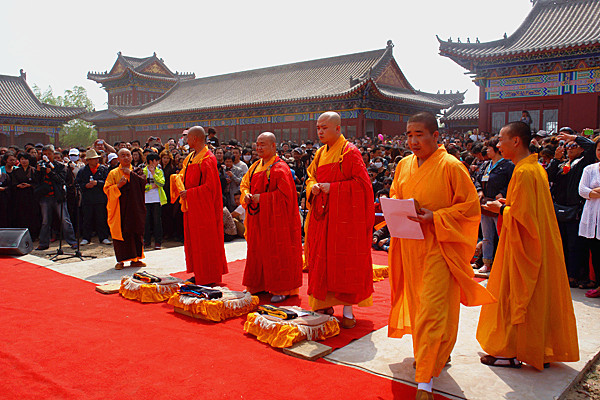 榆树寺庙图片