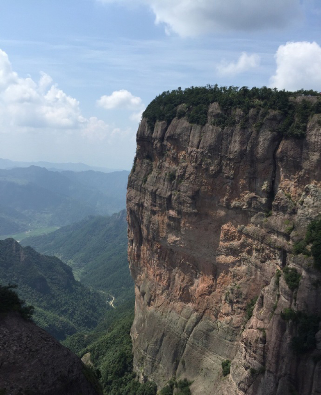 神仙居是世界上規模最大的火山流紋岩地貌典型,景觀豐富而集中.