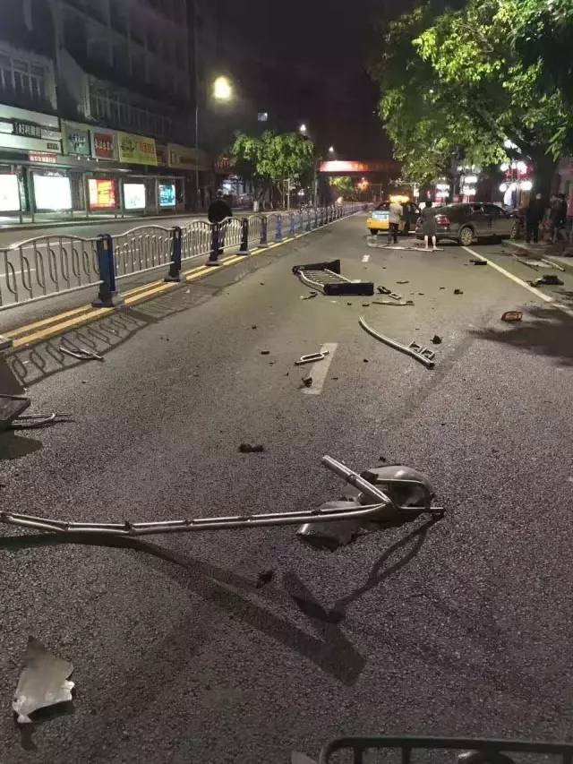 惠州昨晚凌晨车祸图片