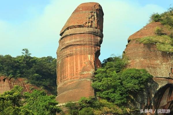 广东四大名山之一的丹霞山,被誉为"中国红石公园"