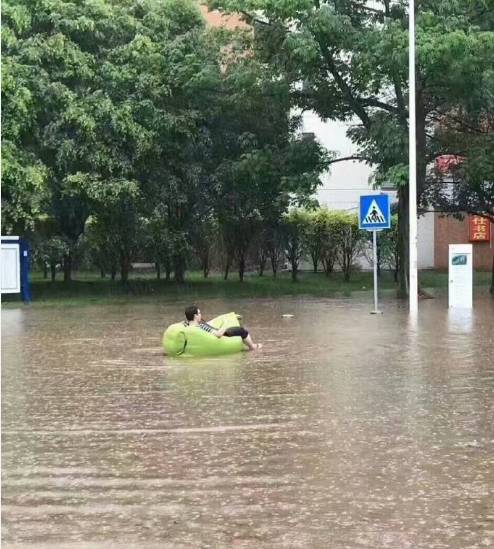 中国特大暴雨纪录图片