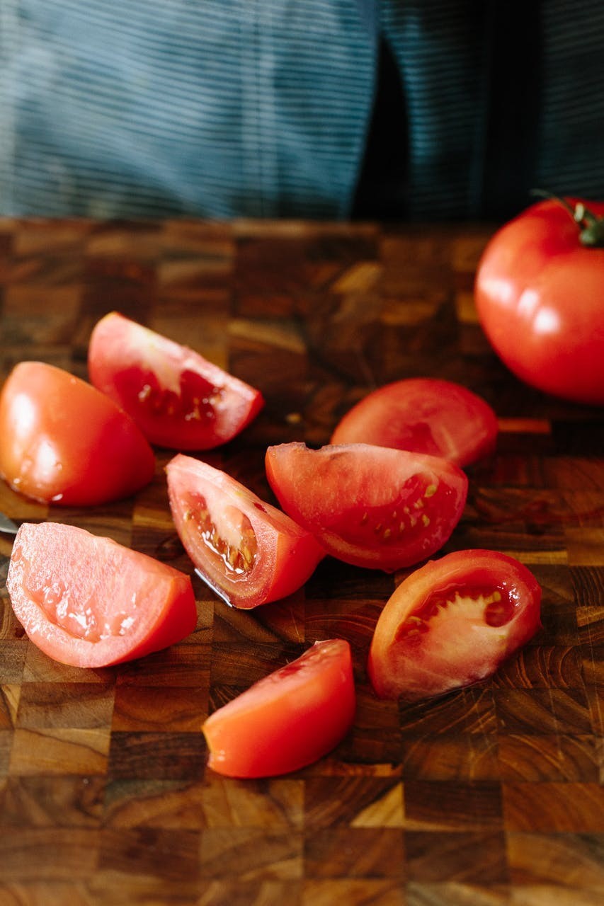 如何完美地切开一颗西红柿