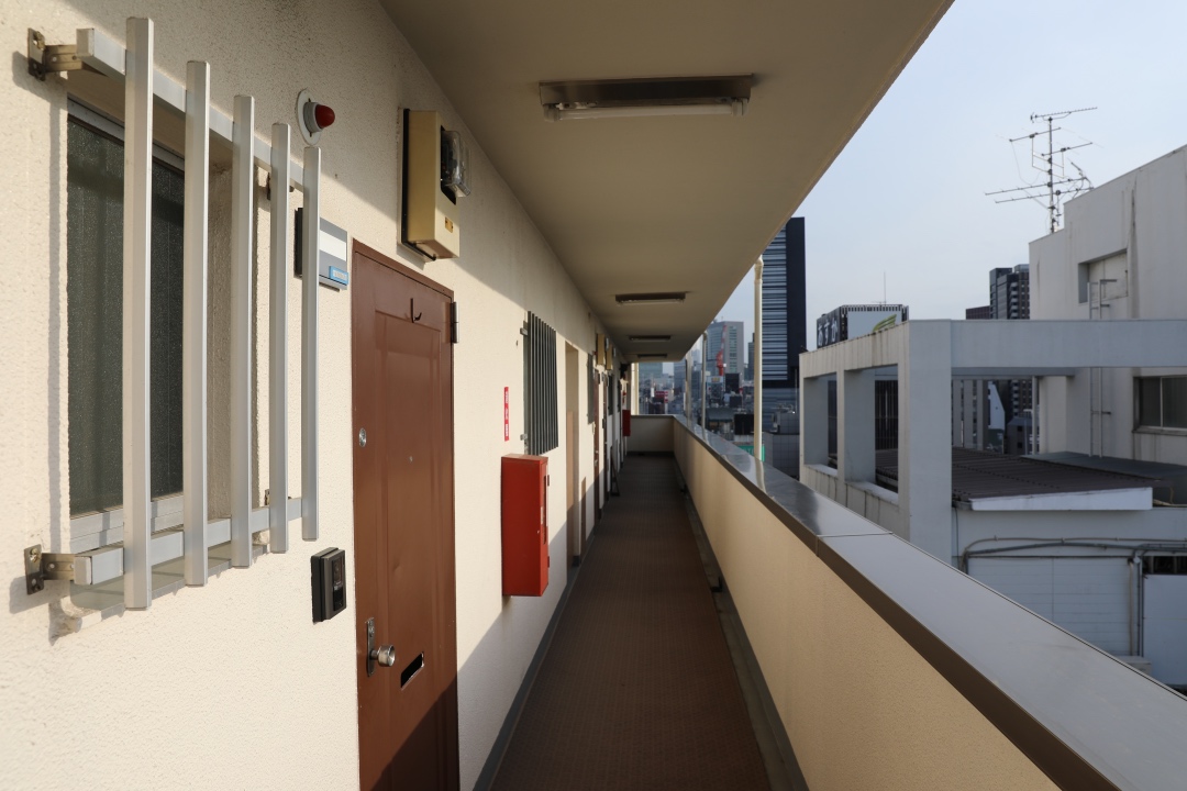 日本公寓走廊图片