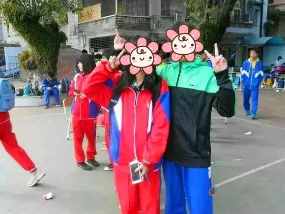 上海最丑校服图片