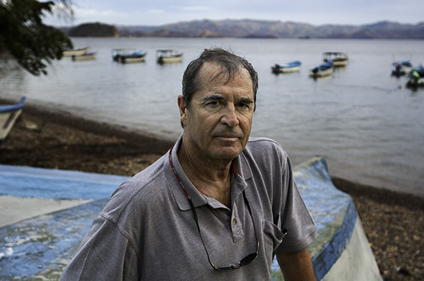 作家保罗·索鲁近照 本文均为steve mccurry